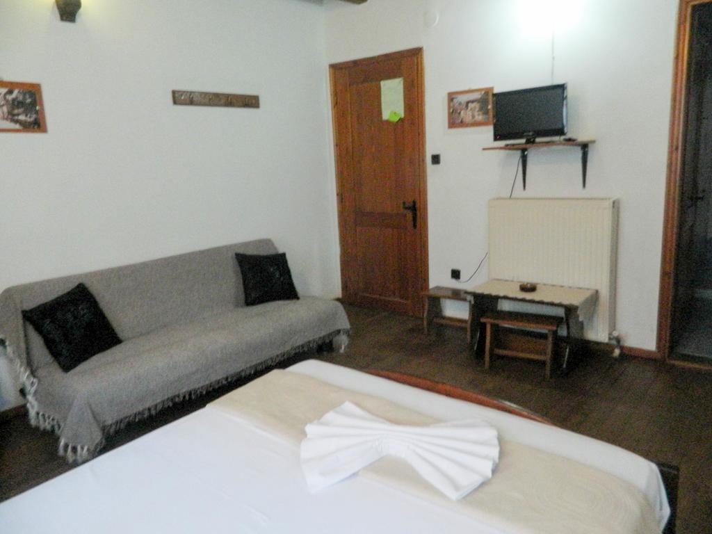 Guesthouse Klearchos ปาเลออส ปานเตเลมอน ภายนอก รูปภาพ