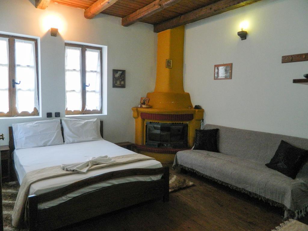 Guesthouse Klearchos ปาเลออส ปานเตเลมอน ภายนอก รูปภาพ