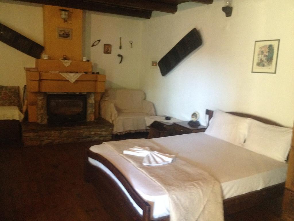 Guesthouse Klearchos ปาเลออส ปานเตเลมอน ภายนอก รูปภาพ