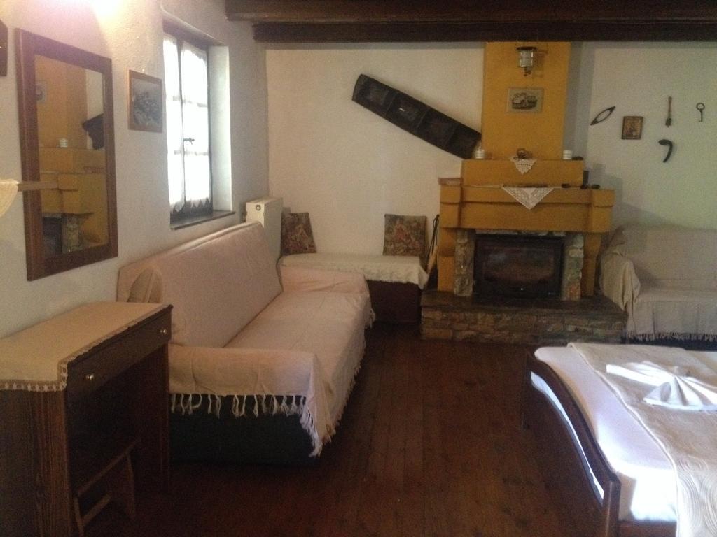 Guesthouse Klearchos ปาเลออส ปานเตเลมอน ภายนอก รูปภาพ